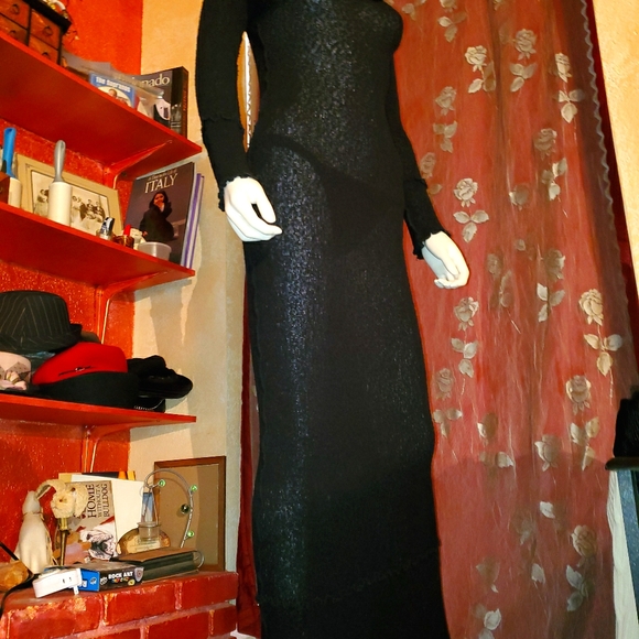 🖤Gorgeous Black Knit Maxi Dress 🖤 - Picture 6 of 16